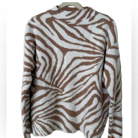 RACHEL ZOE WOMEN’S ZEBRA PRINT FUZZY KNIT SWEETER SIZE M - Picture 8 of 8
